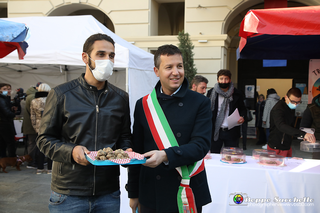 VBS_6192 - 10.ma Fiera Nazionale del Tartufo e Fiera dei Santi.jpg